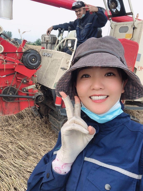 a10202a67f414bb48b77bf158e9922bc